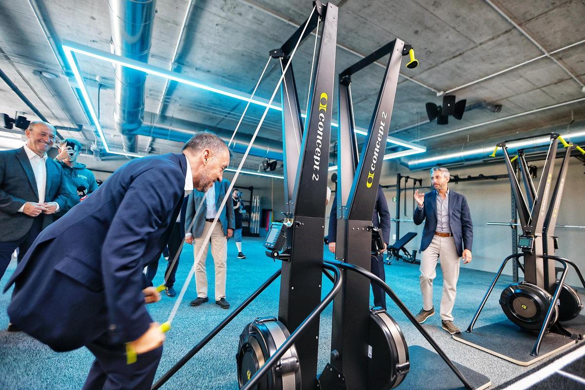 Inauguración del Centro Deportivo Go fit de Santa Cruz de Tenerife, en junio de 2025.