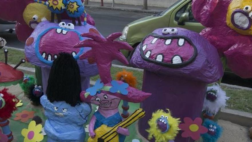 Los trolls de Altozano Sur, galardonada en la categoría infantil y el homenaje a Vicente Bañuls de Som Fills del Poble, primer premio en la categoría de grupo.