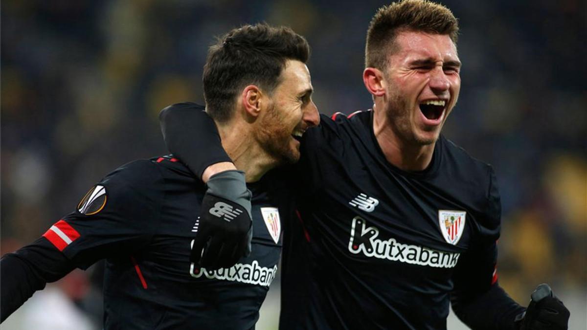 Aduriz y Laporte celebran la clasificación del Athletic