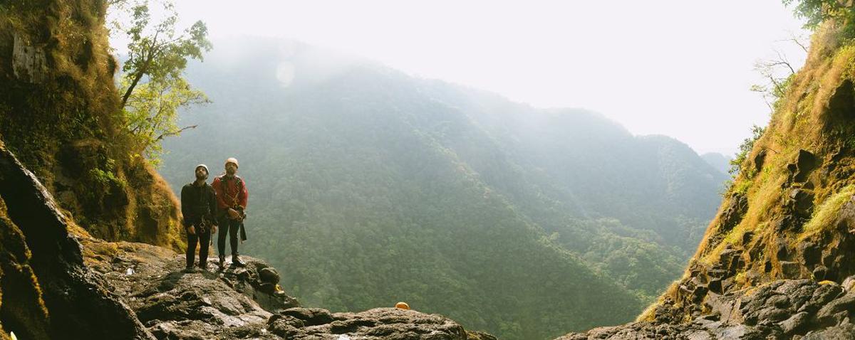Imágenes de la aventura del grupo de murcianos que han abierto seis nuevos barranco en Guinea