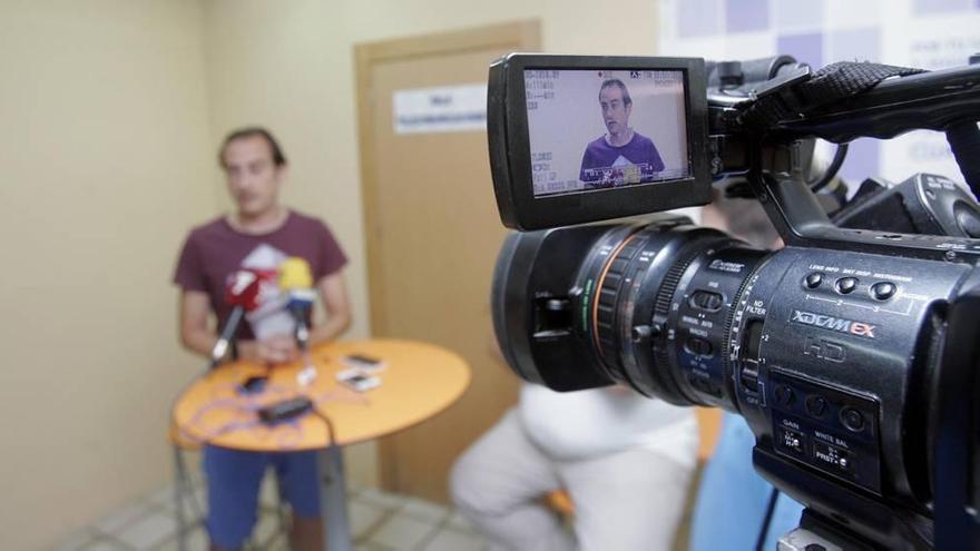 Simón Ruiz, en la rueda de prensa que ofreció ayer en el estadio Cartagonova.