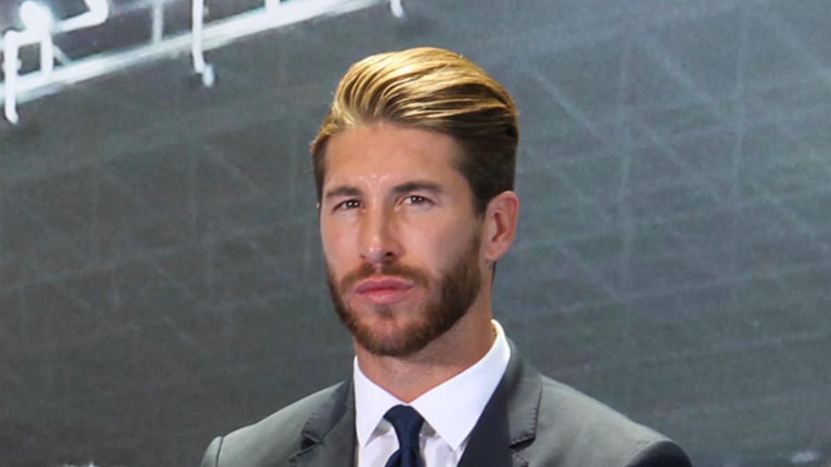 Sergio Ramos con traje en la celebración de los 33 títulos de Liga del Real Madrid