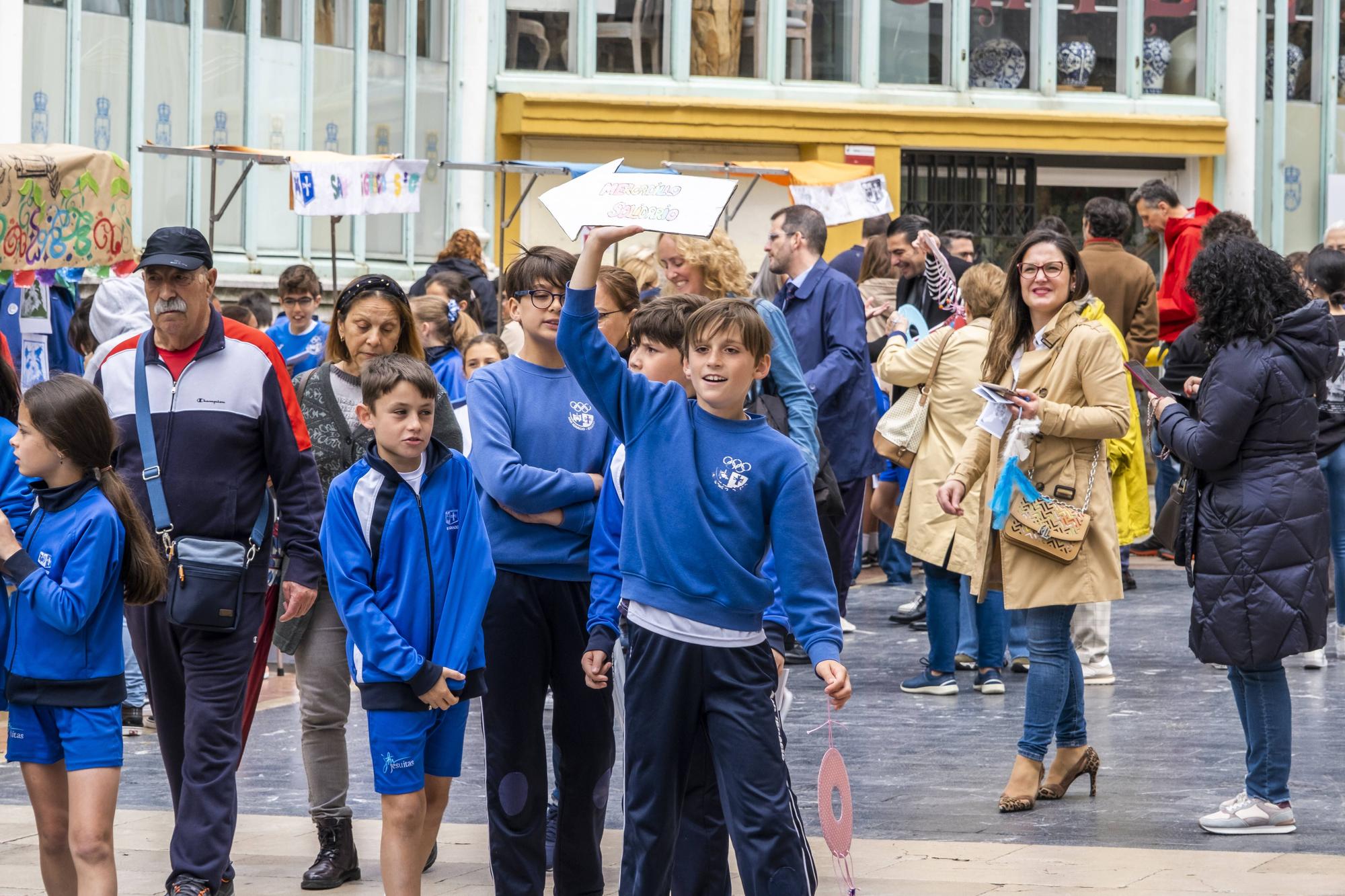 En imágenes: Mercados de Cooperativas y Asociaciones Educativas Asturianas en el Fontán