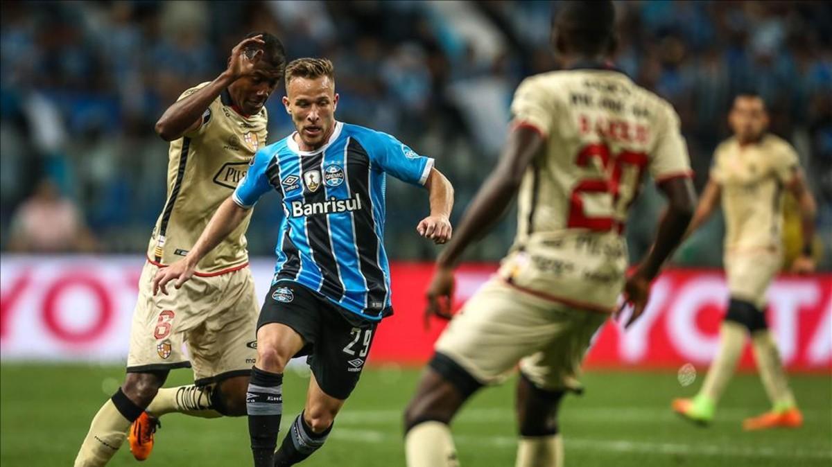 Arthur tuvo una actuación destacada ante Barcelona de Guayaquil en la semifinal de la Copa Libertadores