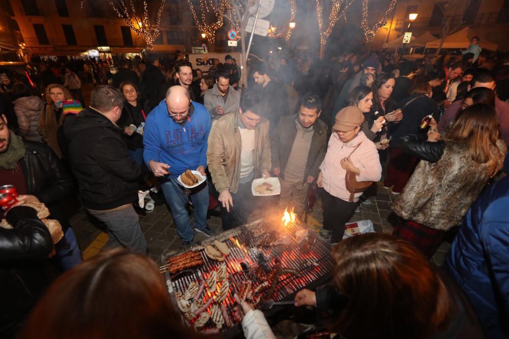 Sant Sebastià 2018: el Drac de na Coca enciende los 'foguerons'