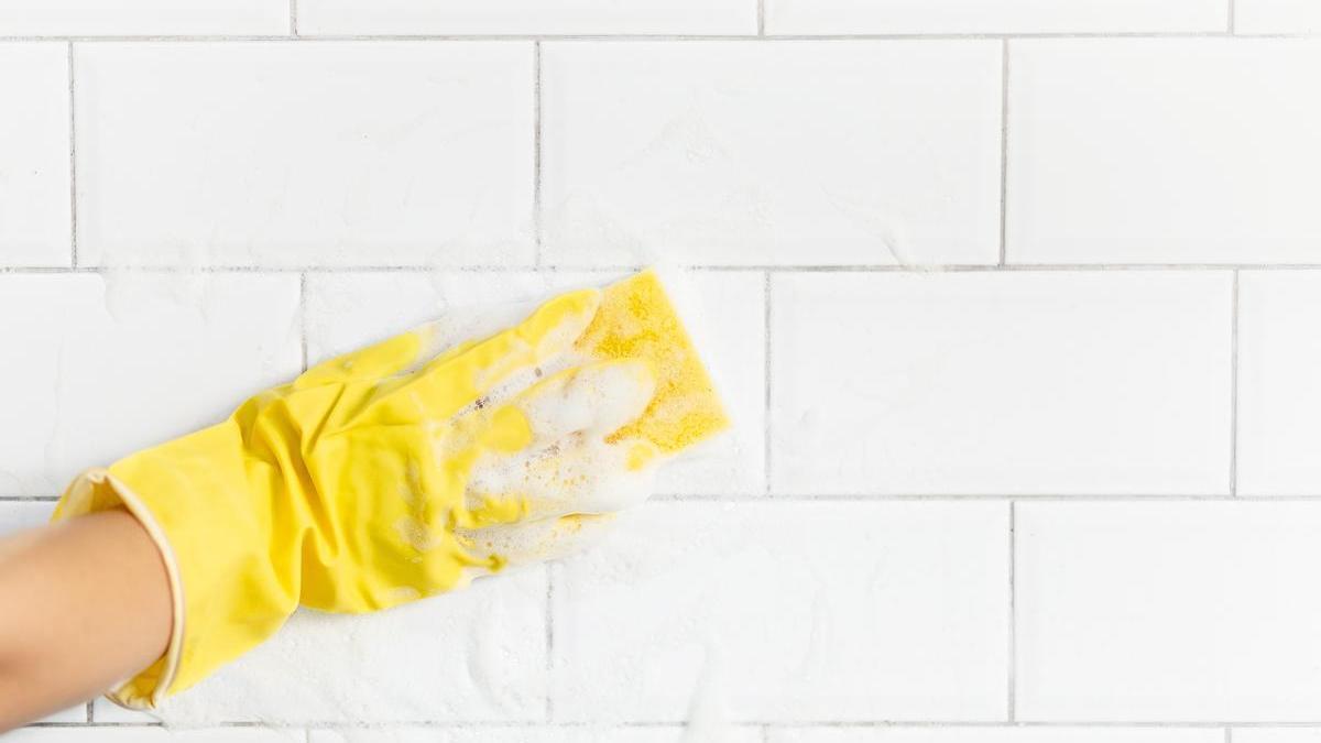 LIMPIAR AZULEJOS COCINA | Cómo limpiar los azulejos de tu cocina en cinco  minutos con la piedra blanca