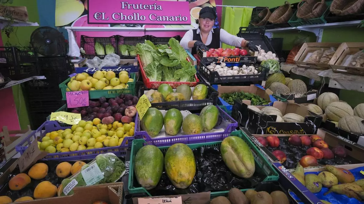 La frutería de Guanarteme donde los clientes se sienten en familia: así es El Chollo Canario