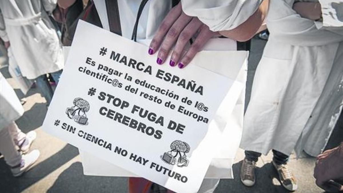 Protesta contra los recortes en investigación científica, en Valencia en el 2013.