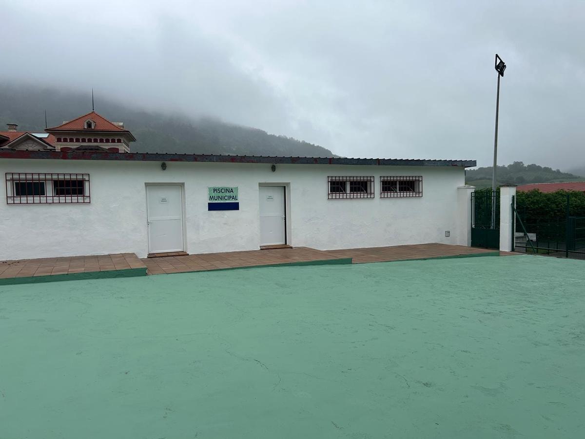 Instalaciones de la piscina municipal de Salas