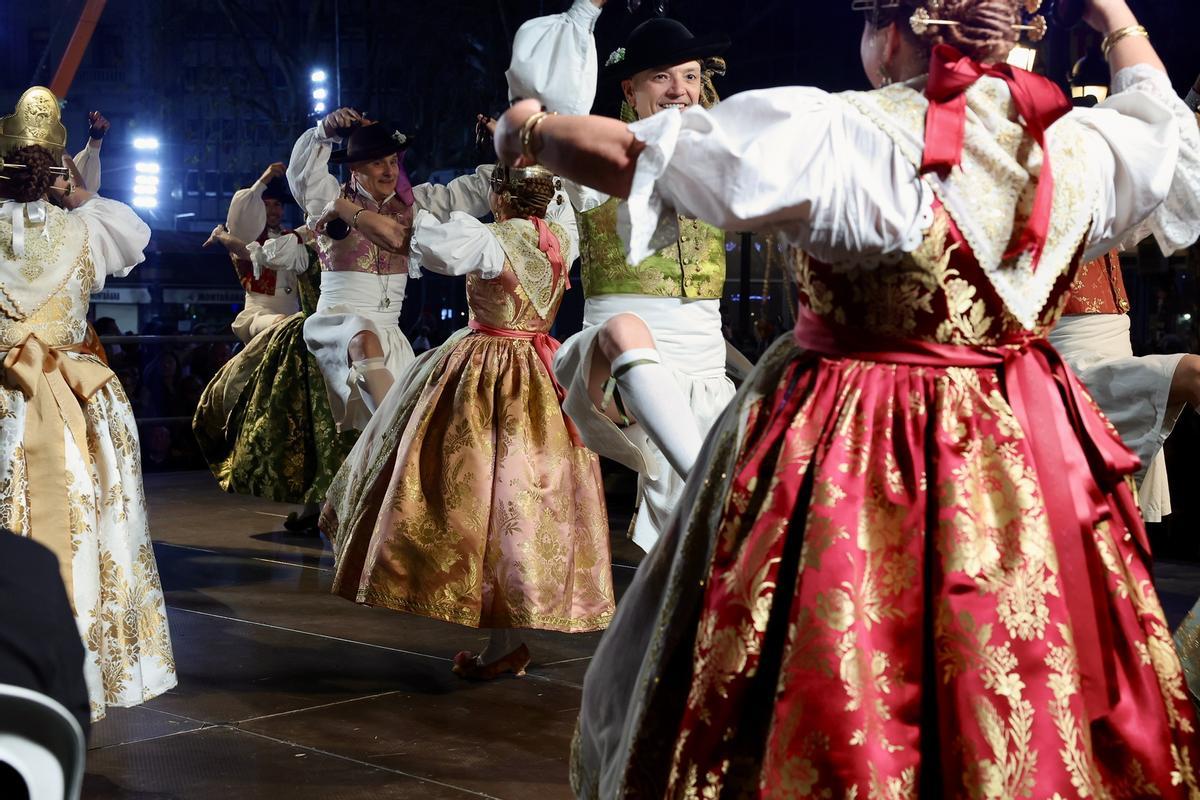 Bailes Tradicionales a pie de Ayuntamiento en las Fallas 2026