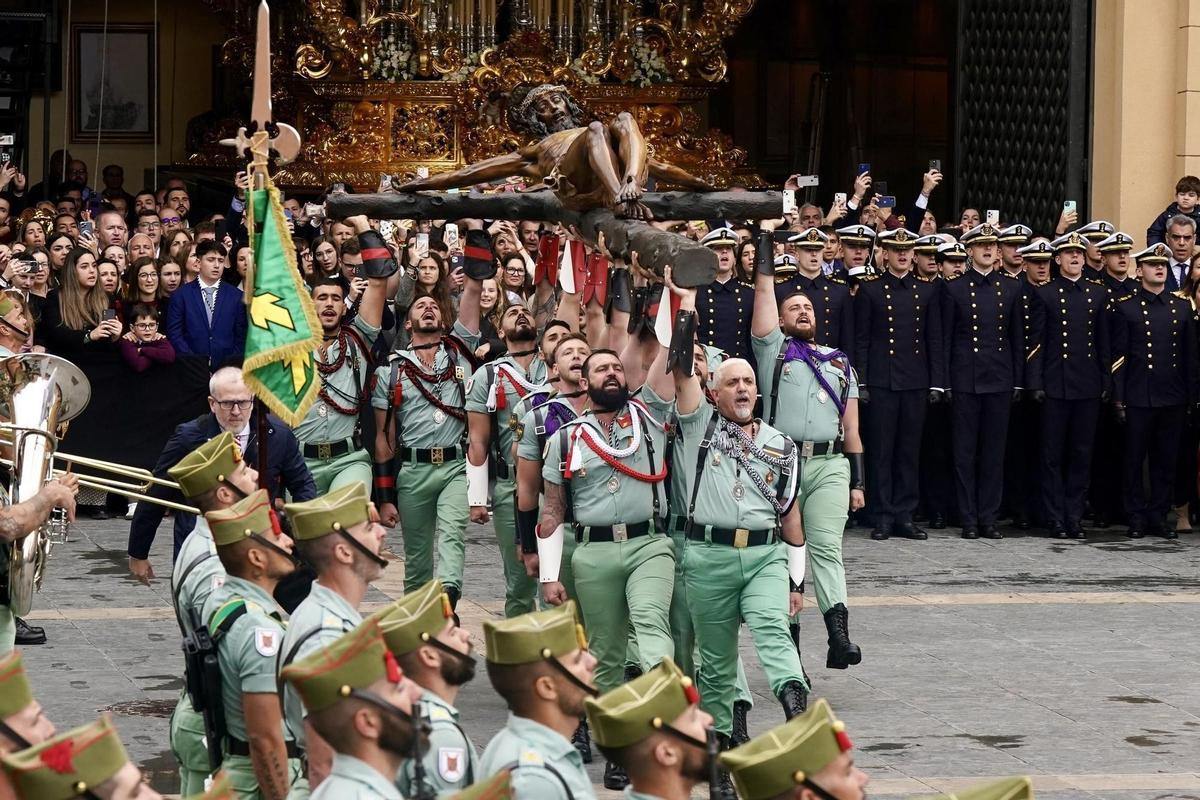 Traslado del Cristo de Mena en Málaga.