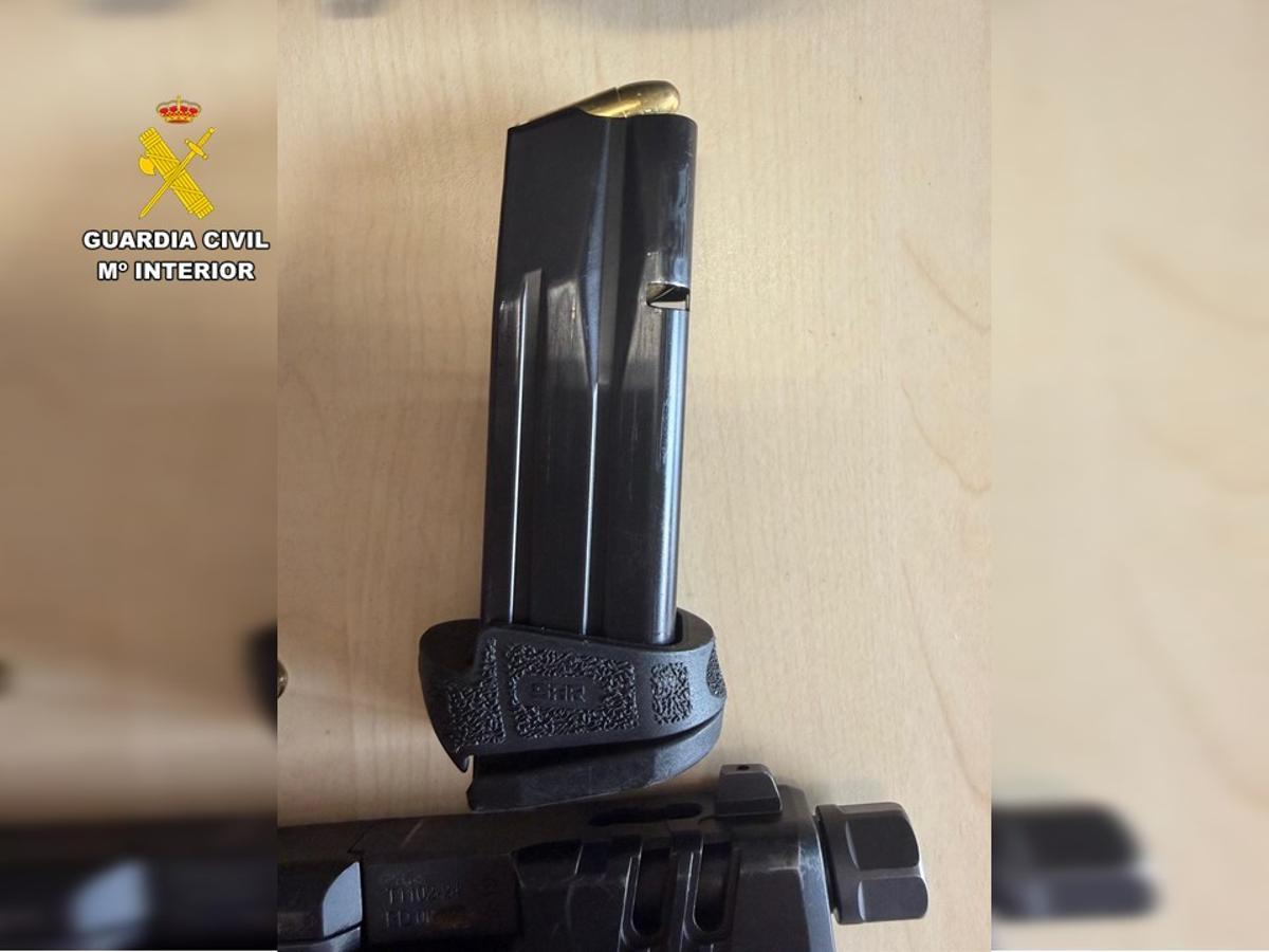 Cartucho cargado intervenido por la Guardia Civil