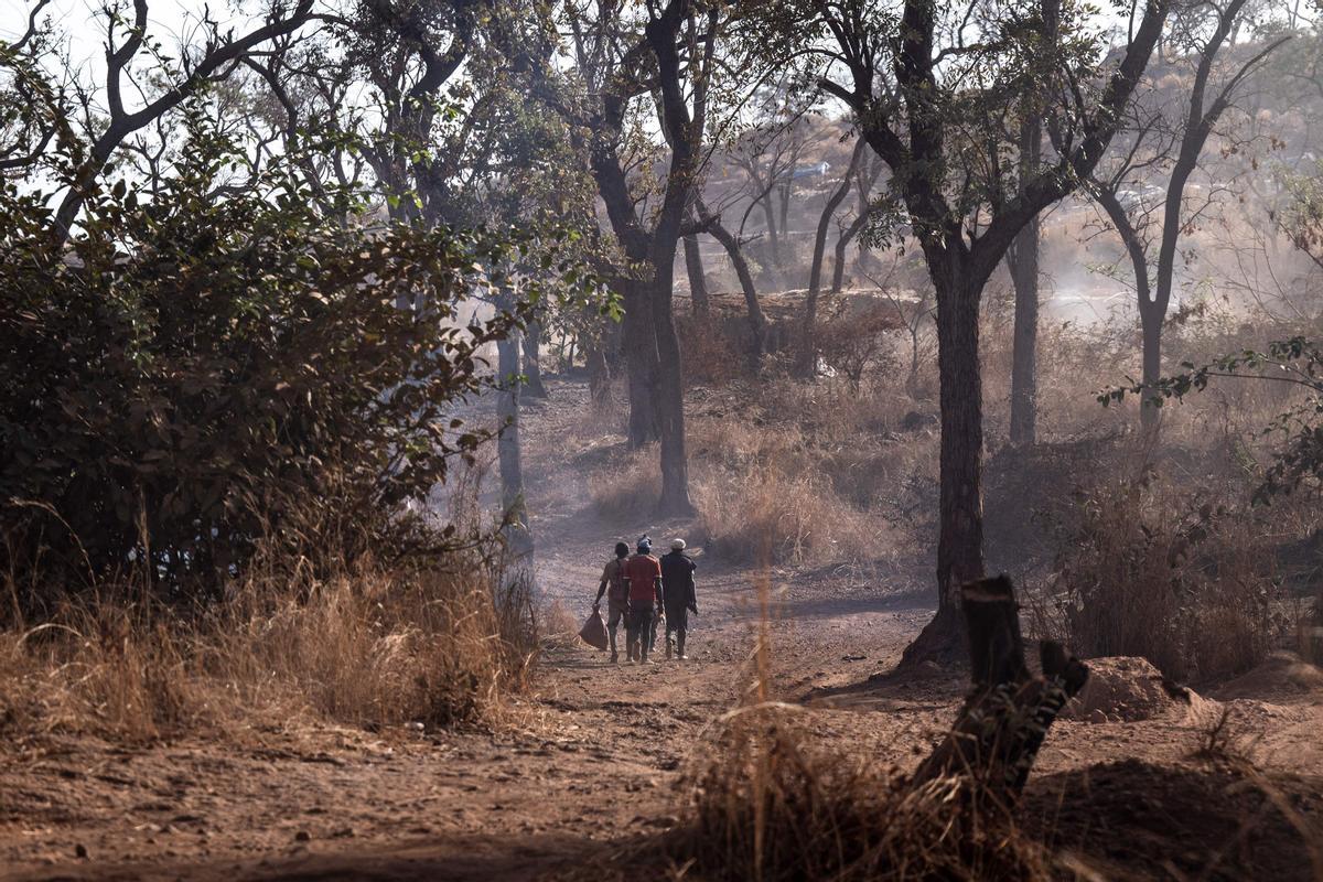 La minería artesanal de oro en Senegal. Karakaene y Bantakokouta son sitios de extracción de oro en el sureste de Senegal