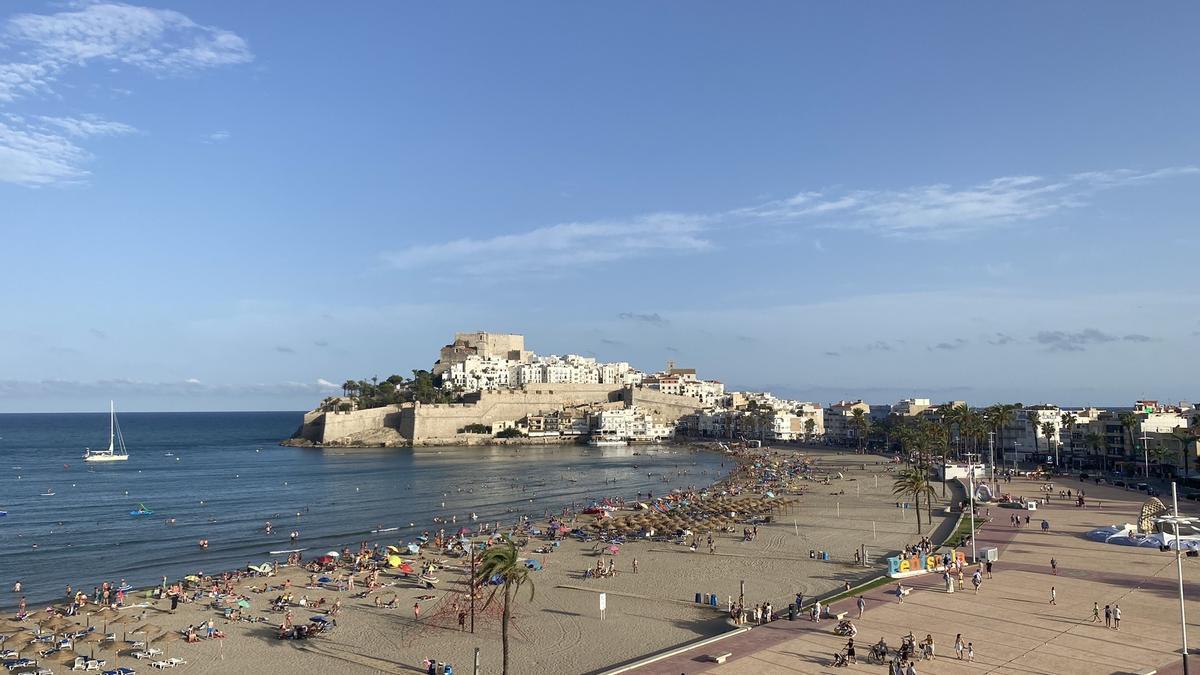 La perfecta fusión de historia y sol y playa hace a Peñíscola única.