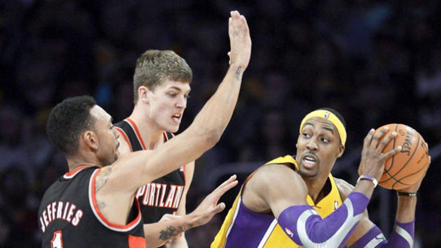 Paseo de los Lakers ante unos Blazers devaluados