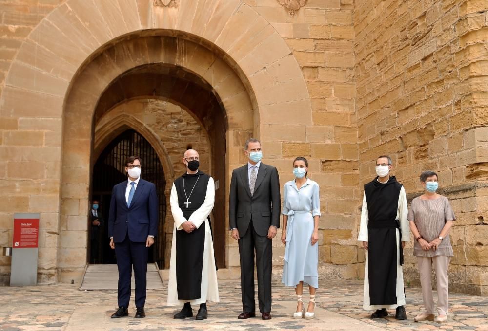 Els Reis visiten el monestir de Poblet enmig de protestes i un fort dispositiu policial