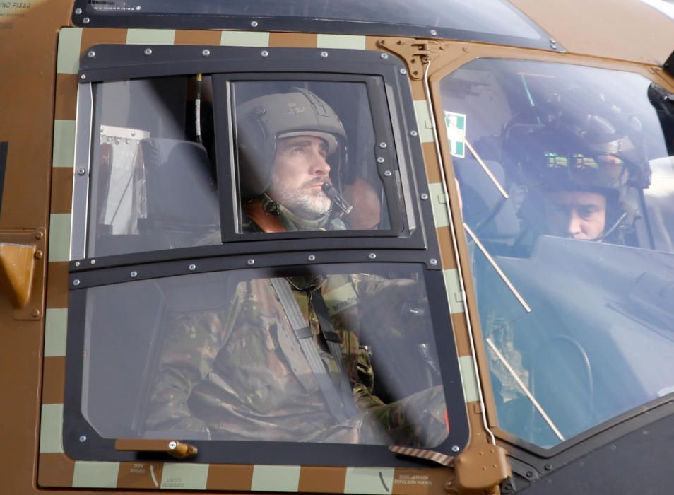 El Rey Felipe VI sigue desde Alicante varias maniobras del Mando de Operaciones Especiales