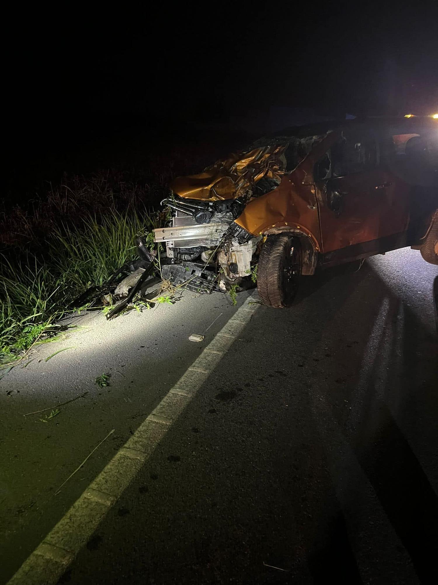 FOTOS | Un motorista muere tras un choque frontal con un coche con tres ocupantes en Alcúdia