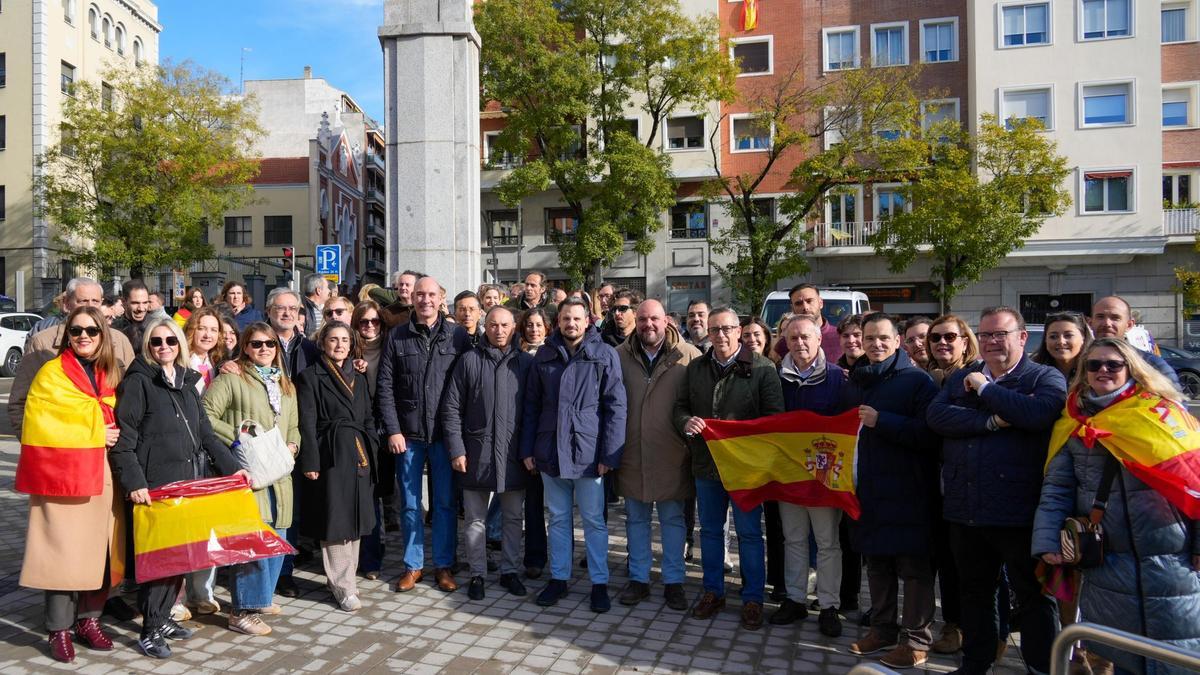 Miembros del PP de Extremadura en la manifestación celebrada este domingo en Madrid contra Pedro Sánchez.