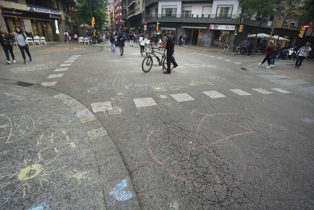 El carrer Migdia de Girona, peatonal per una tarda