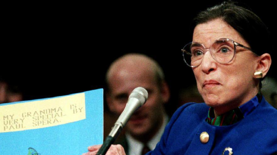 Imatge recurs de Ruth Bader Ginsburg durant un acte l&#039;any 1993