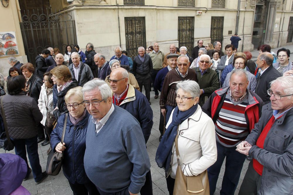 Vecinos de Morella, de visita en el Palau de la Generalitat