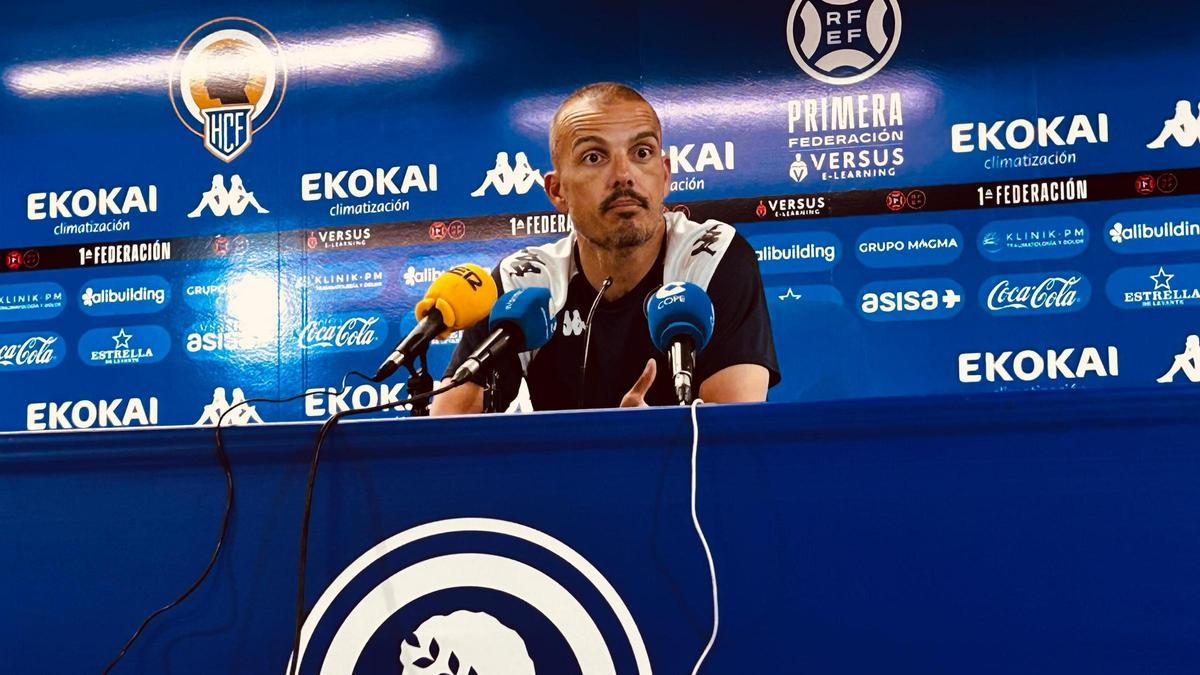 Beto Company, en la sala de prensa del Rico Pérez, antes del Sabadell-Hércules de este domingo en la Nueva Creu Alta.