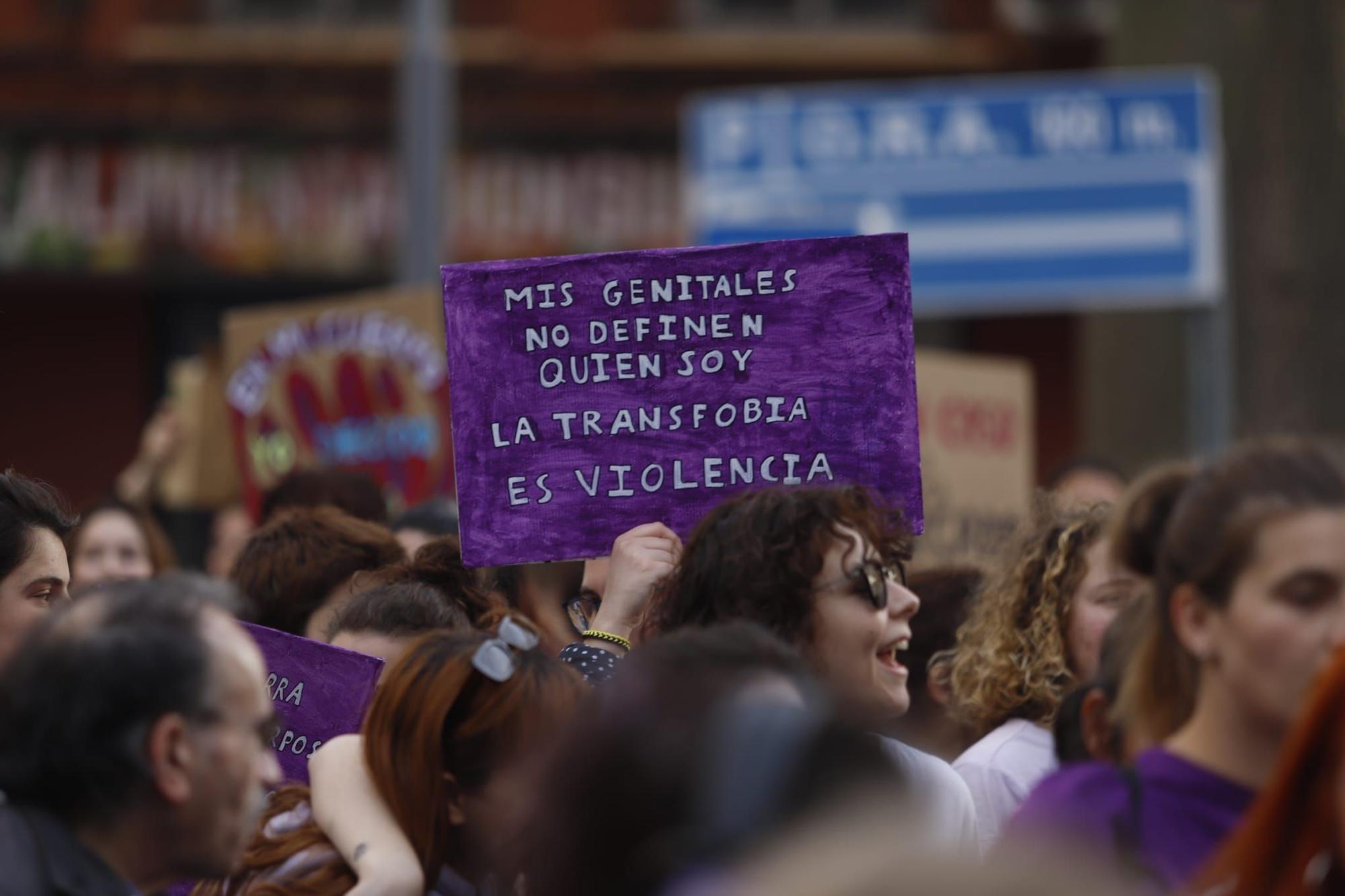 Así ha sido la manifestación de la Assemblea Feminista de València