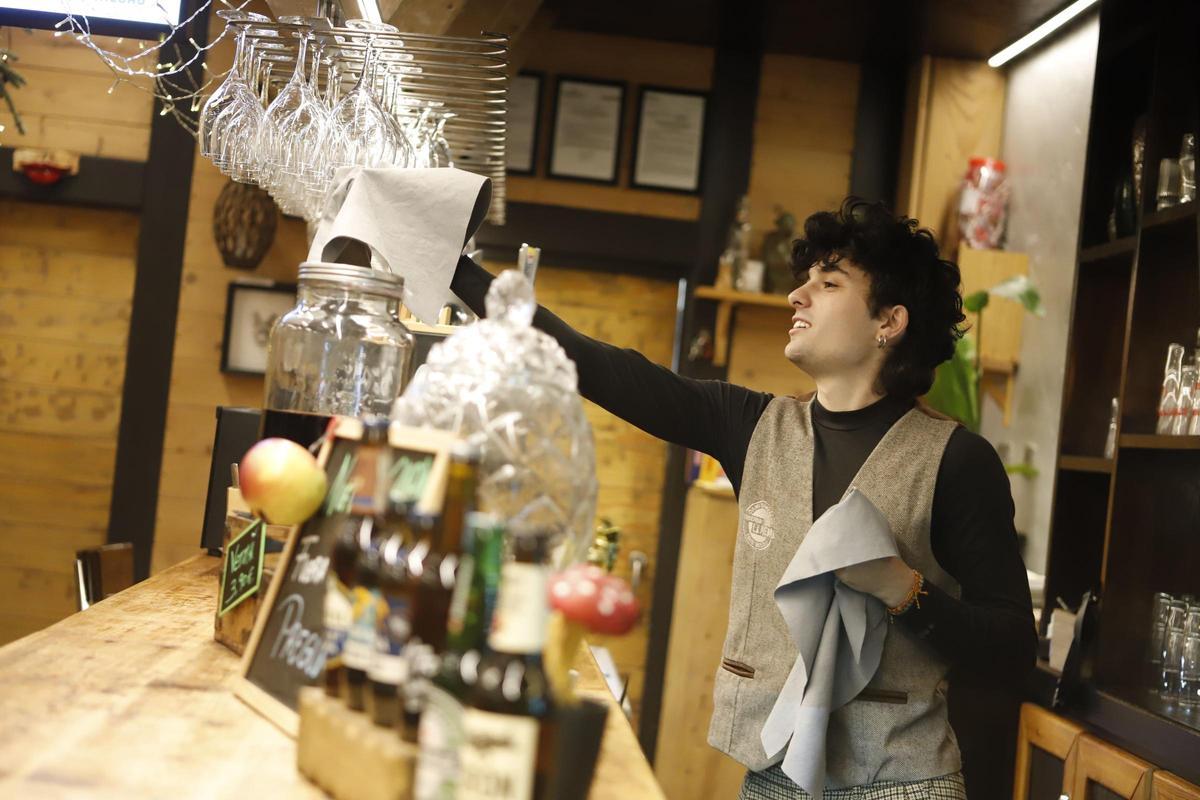 En imágenes | Así es La Piedra 64, el restaurante con los bocadillos más originales de Zaragoza