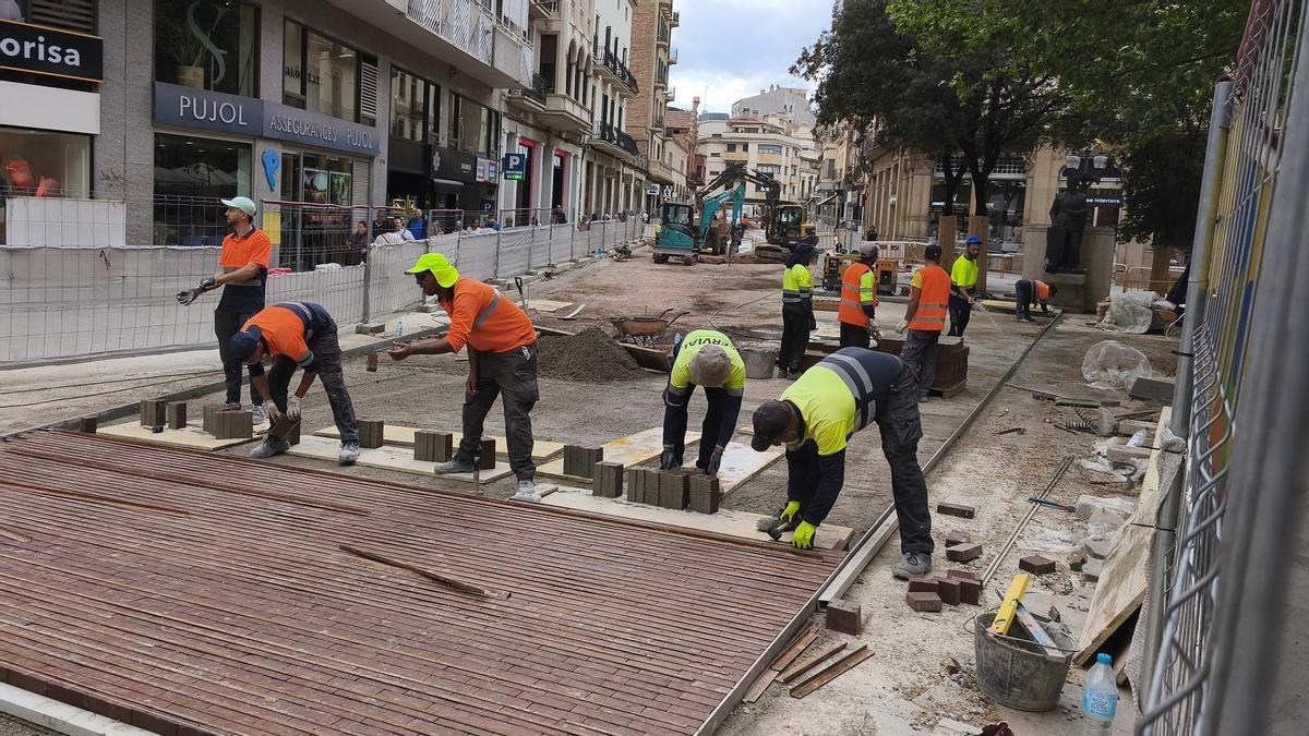 Obres al carrer Guimerà de Manresa