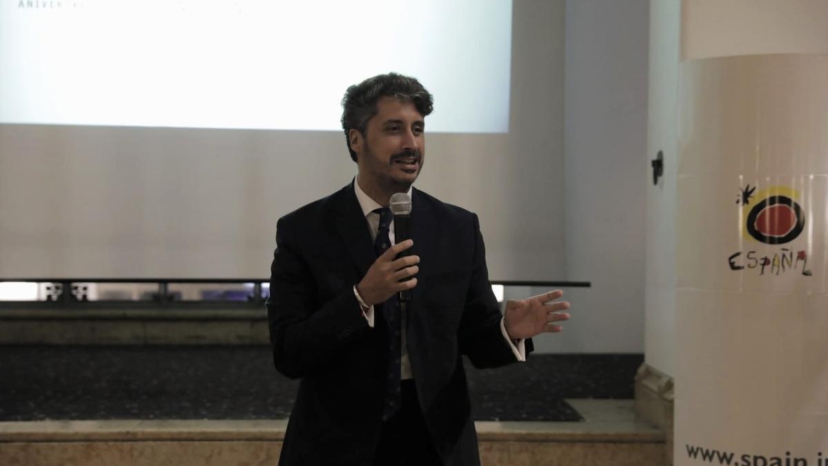 Luis Yeray Gutiérrez durante su intervención en Milán