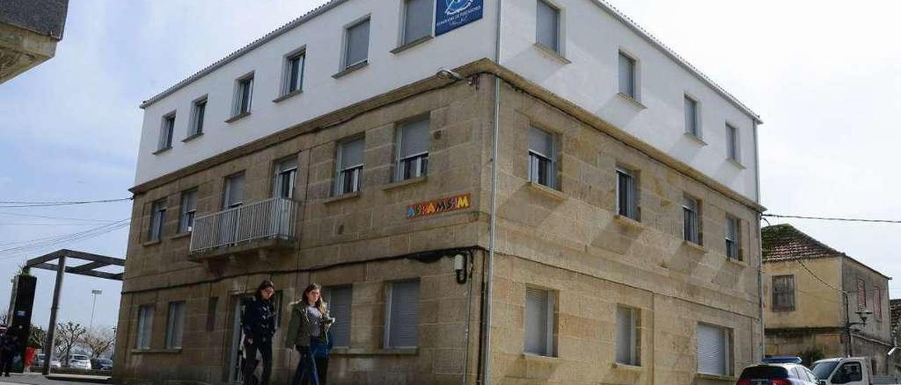 Edificio de la antigua Cámara Agraria, cuya planta superior pertenece a la Cofradía de Pescadores. // G.Núñez