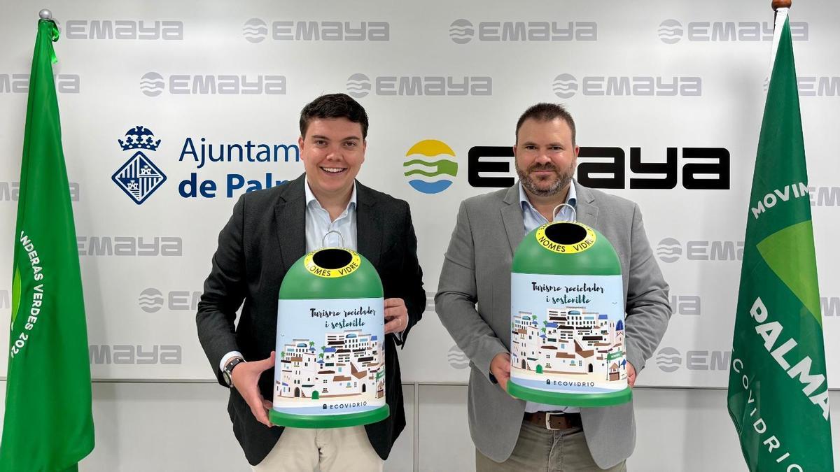 El teniente de alcalde de Medi Natural i Entorns Saludables del Ajuntament de Palma y presidente de Emaya, Llorenç Bauzá de Keizer; junto al coordinador de Ecovidrio en las Illes Balears, Iván Tolsà.
