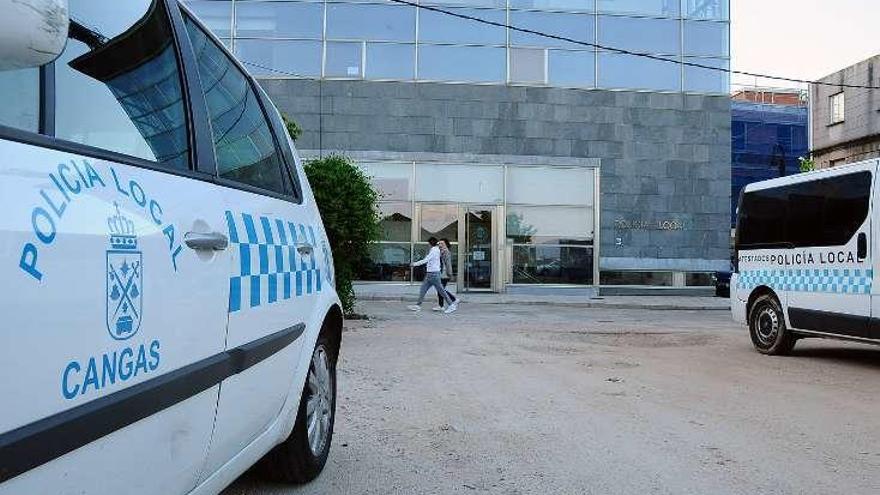 El conductor quedó detenido en la comisaría de Policía. // G.N.