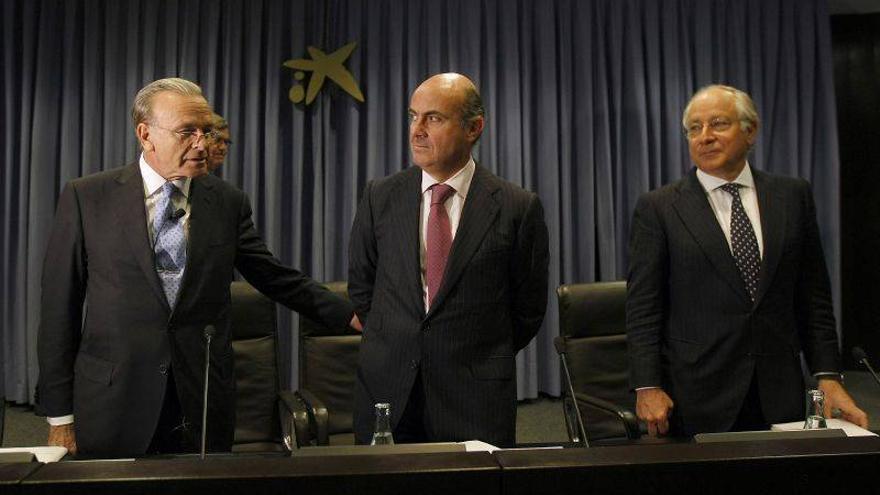 Guindos califica de ejemplar la reforma bancaria española