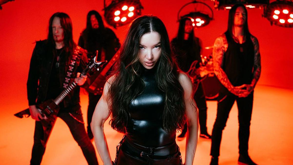 La banda sueca Arch Enemy estrena nueva cantante y lidera el cartel del Leyendas del Rock 2026