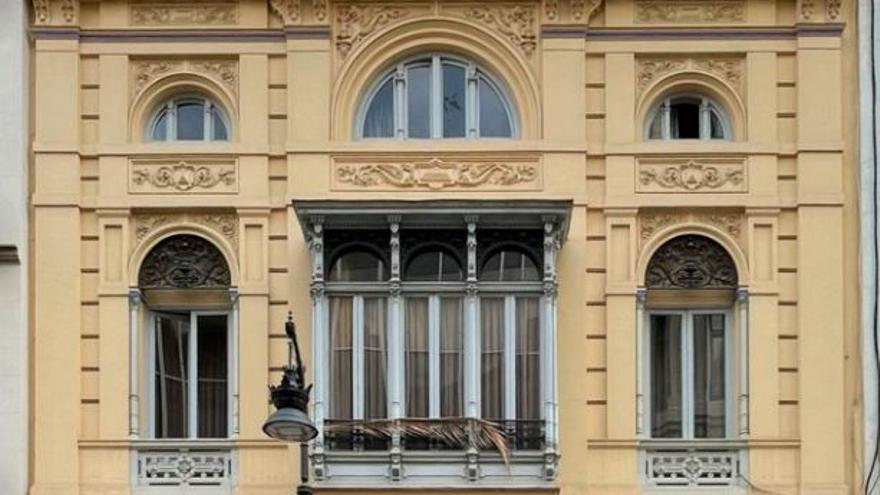 Casa Candela, 1884, al carrer de Pascual i Genís.