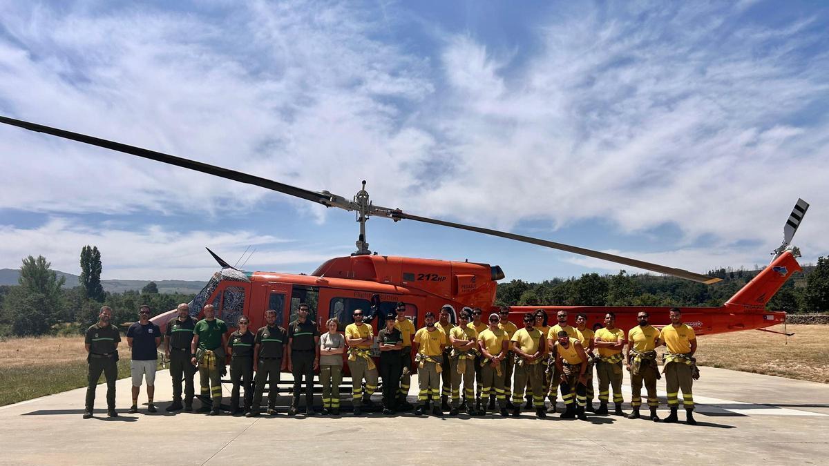 Minuto de silencio en la base helitransportada de Villardeciervos en señal de duelo por el fallecimiento de Rosa Ana Ríos Muriel