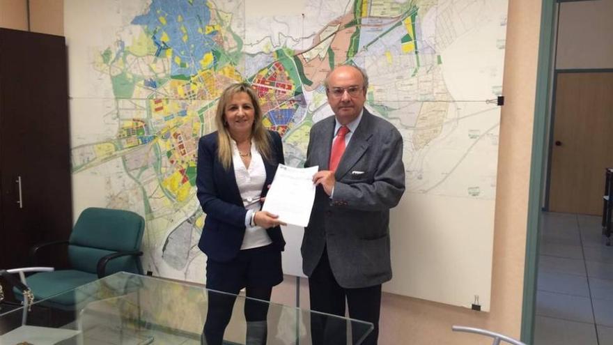 La Fundación CCF y Urbanismo firman el convenio de cesión de los terrenos de la ciudad deportiva