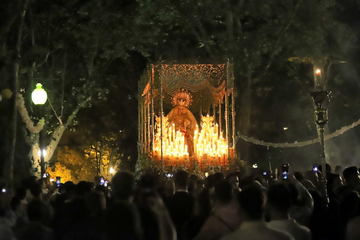 Triunfal regreso de la Paz y Esperanza a Capuchinos