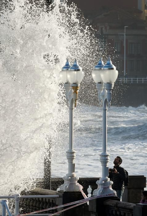 Olas de hasta trece metros