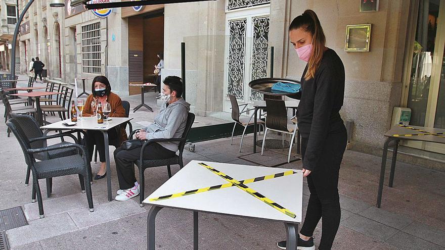La cara y cruz de la pandemia en Galicia: 45 concellos sin peligro y 40 en máximo riesgo - Vimarsana News