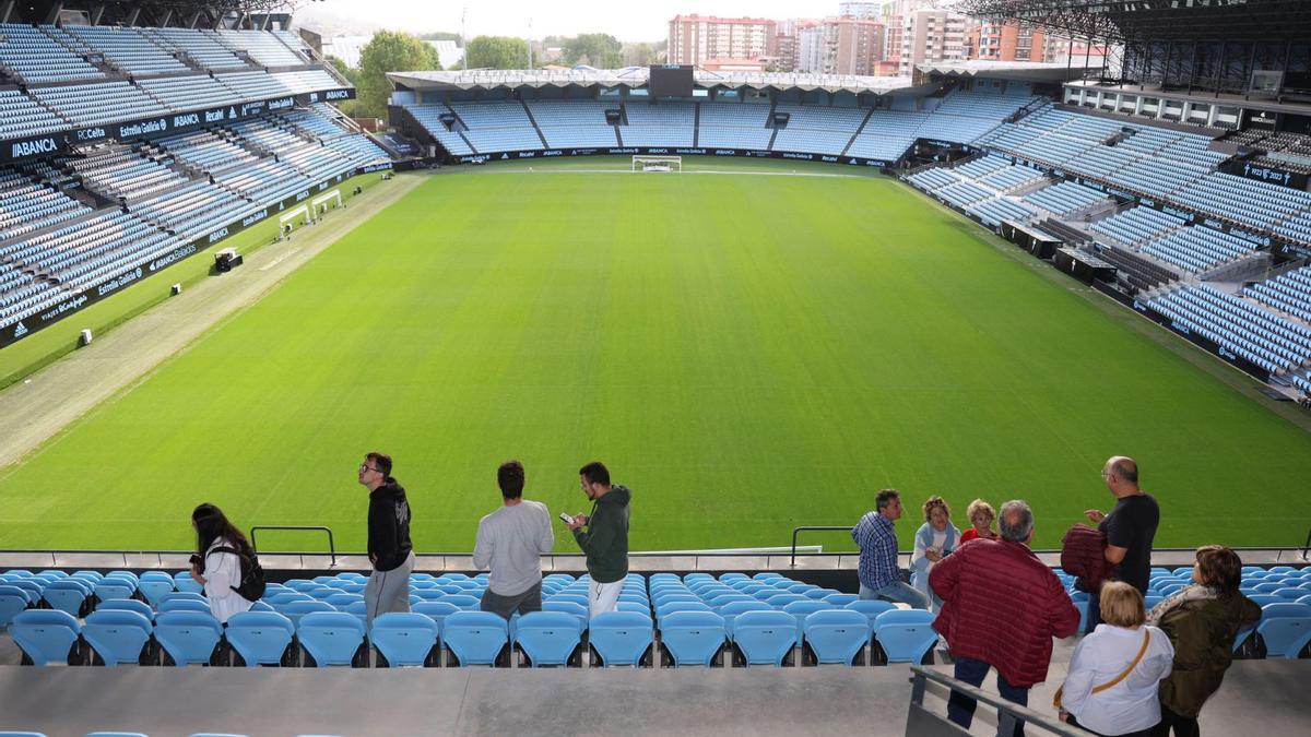 Imagen del estadio desde la nueva grada de Marcador.