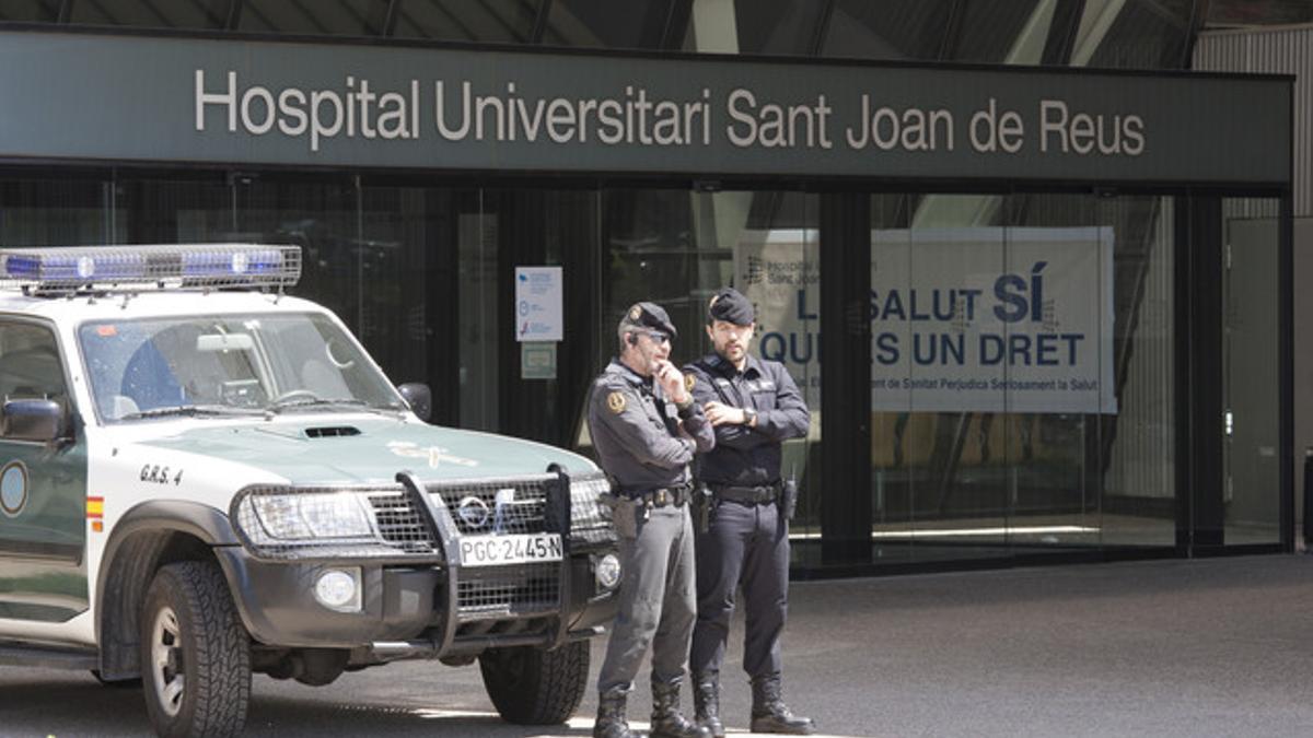 Registros  de la guardia civil en el caso Innova a Reus. En la foto: el hospital Sant Joan de Reus..