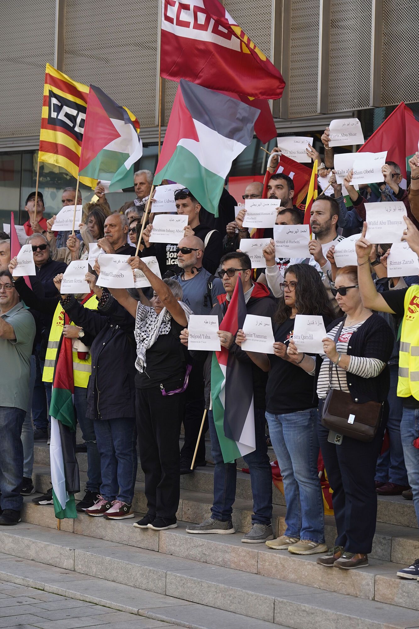 Girona concentració davant de la seu de la Generalitat de Girona vaga general en suport a Palestina