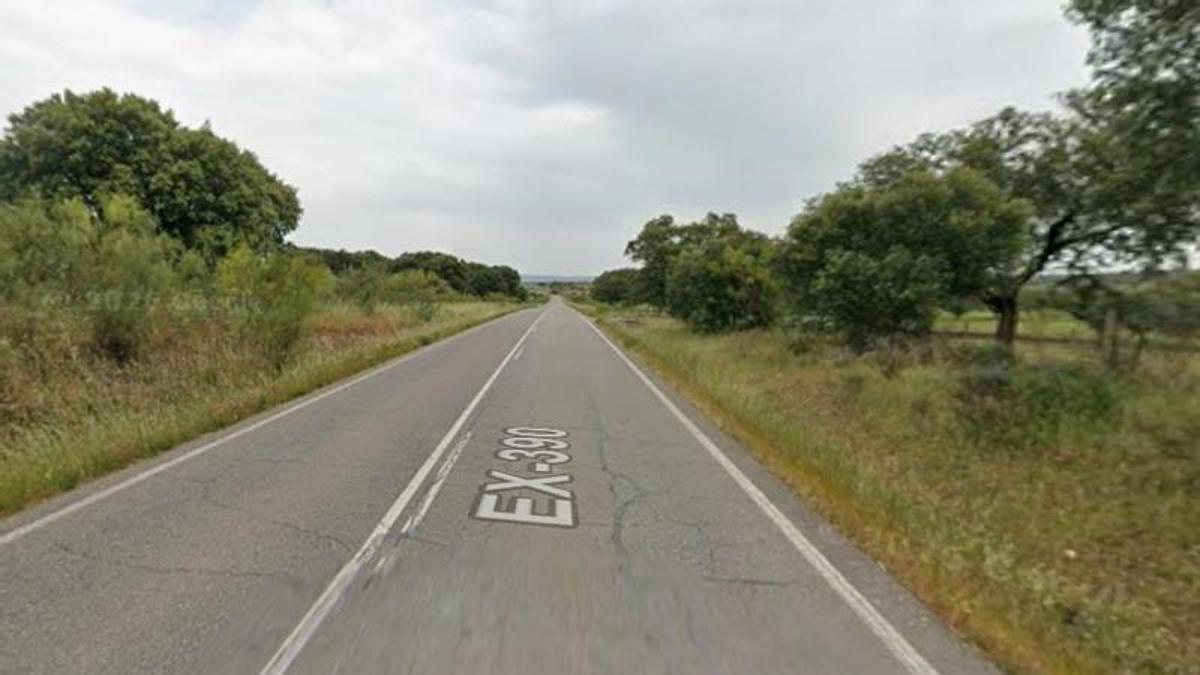 Carretera Ex-390, donde se ha producido el suceso.