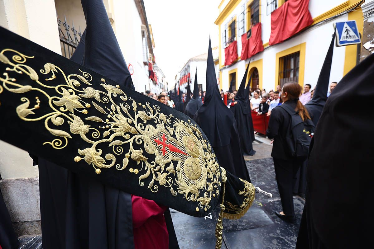 La salida del Cristo de las Penas y Nuestra Señora Madre de los Desamparados, en imágenes