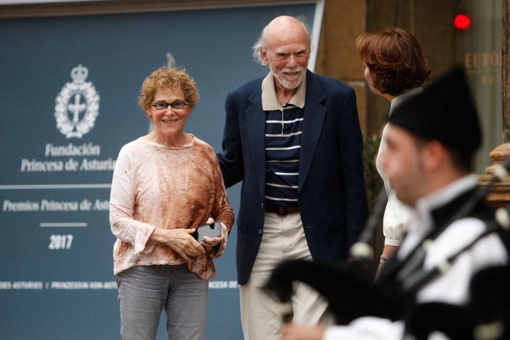 Llegada a Oviedo de Barry Barish, premio Princesa de Asturias de Investigación Científica y Técnica