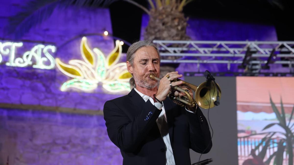 Pepe Andreu abre las Fiestas de Santa Pola a golpe de memoria y trompeta