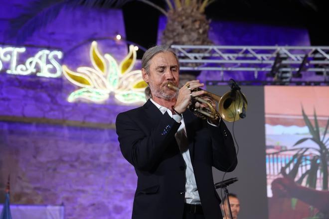 Pepe Andreu abre las Fiestas de Santa Pola a golpe de memoria y trompeta
